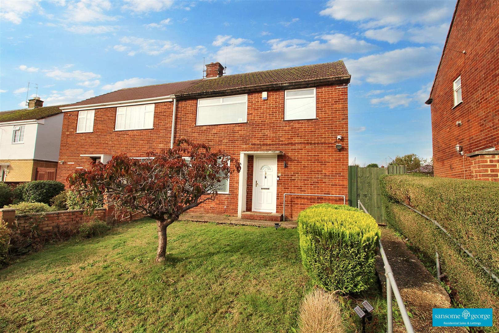 3 bed property in Usk Road, Reading